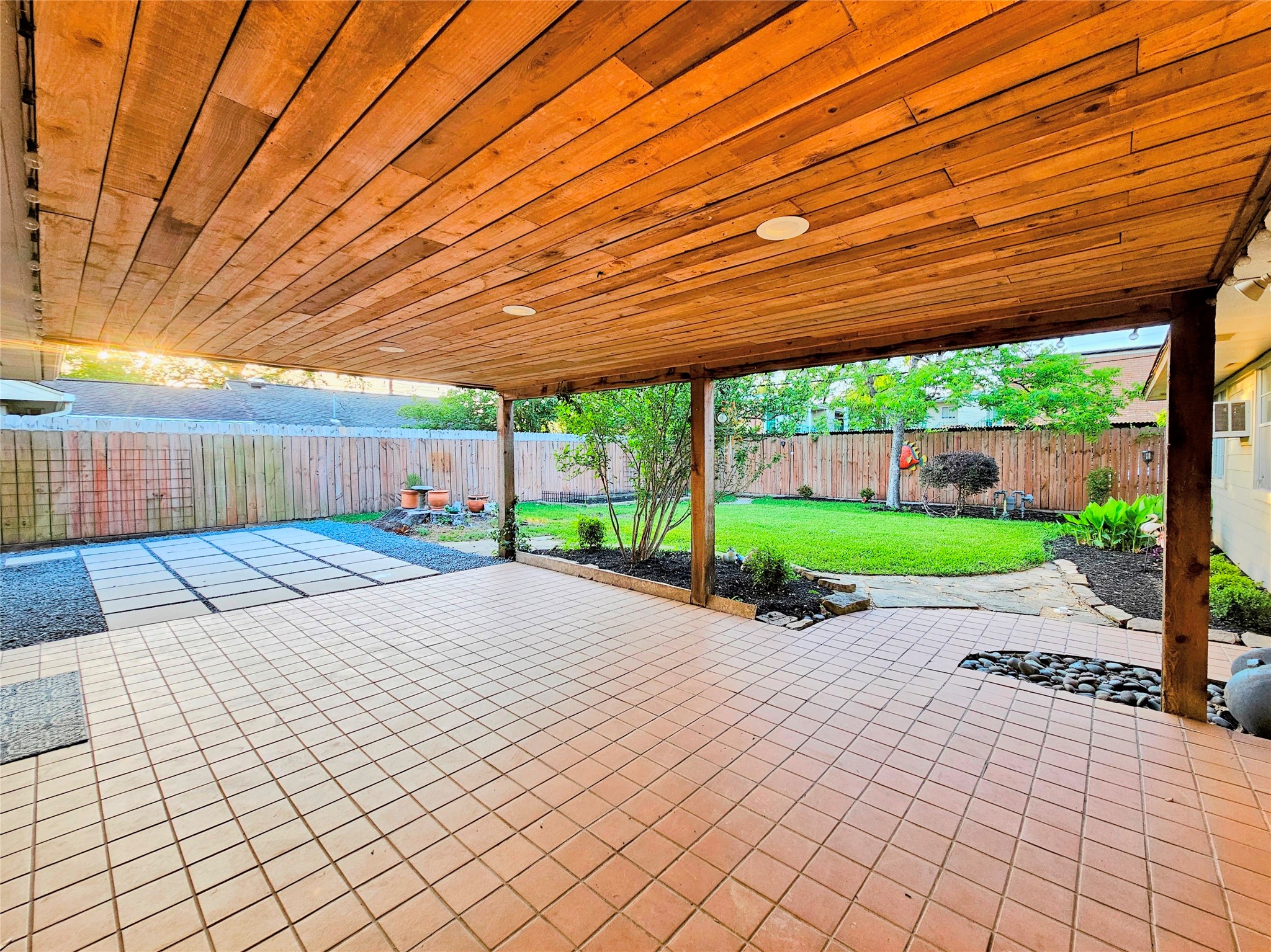 2527 Willowby Drive Property Photo 13