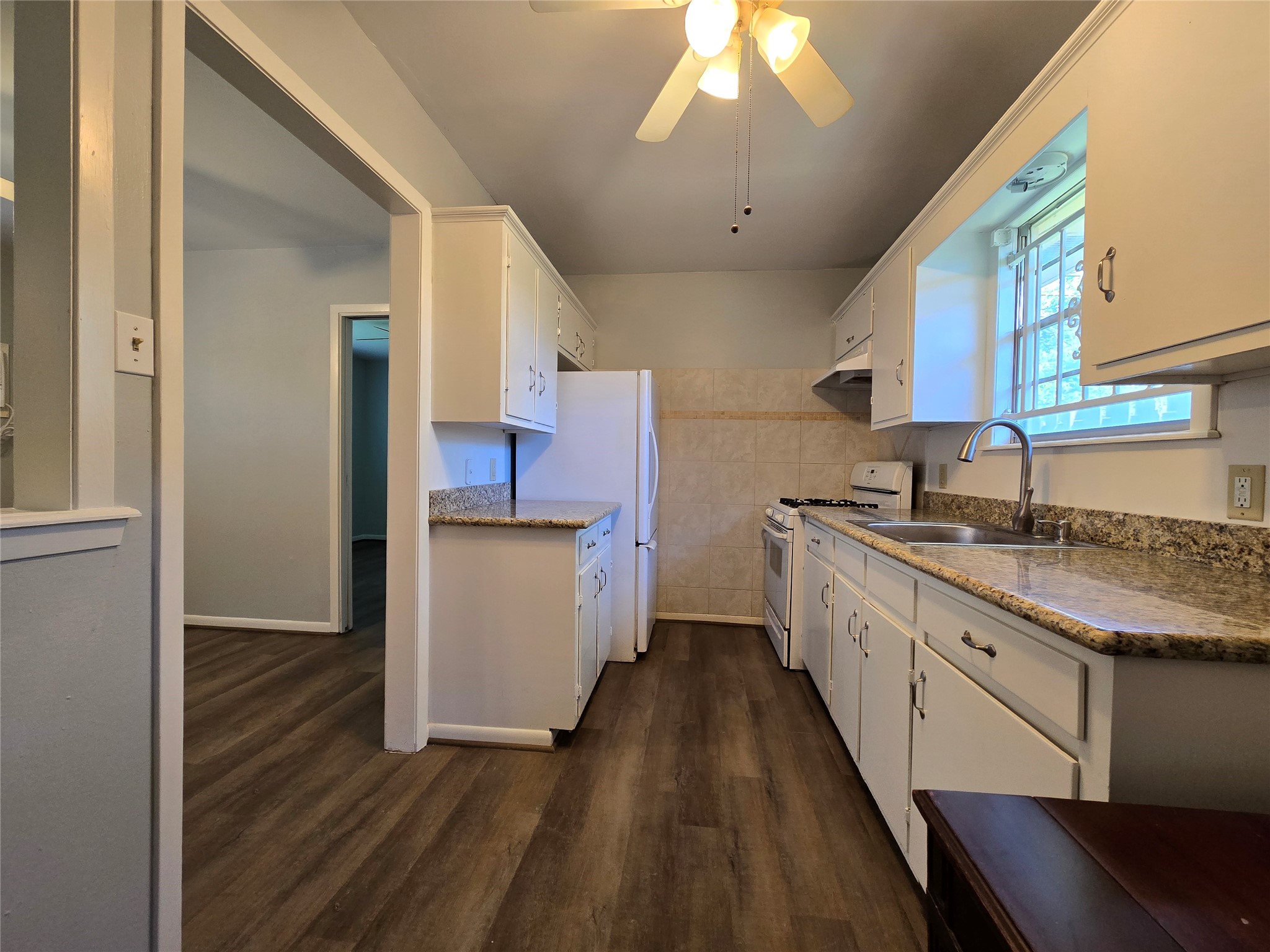 2527 Willowby Drive Property Photo 14