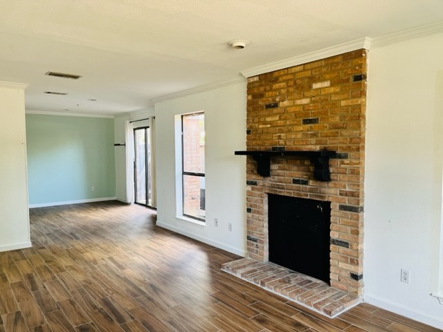 315 E 10th Street B Property Photo 3