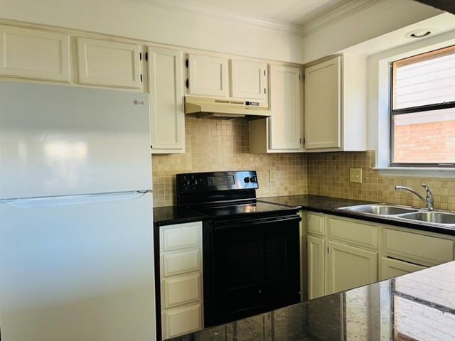 315 E 10th Street B Property Photo 7