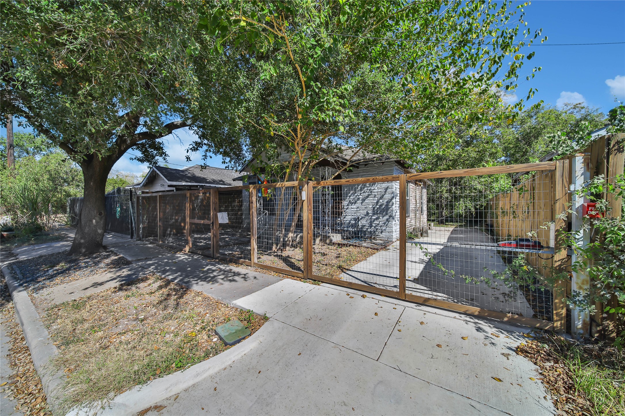 1120 Capron Street Property Photo 1