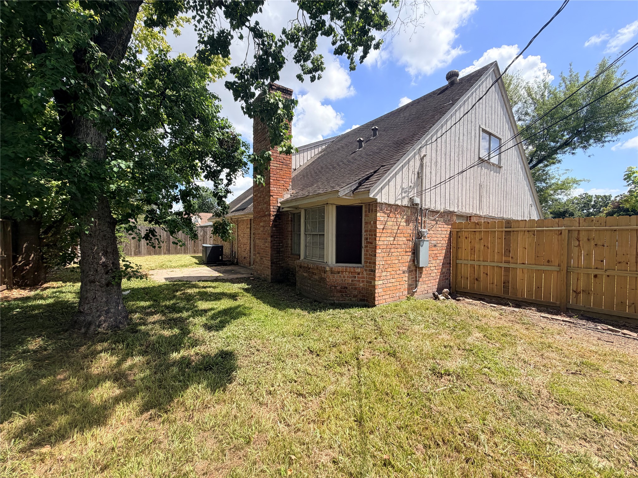 9706 Crestdale Circle Property Photo 27