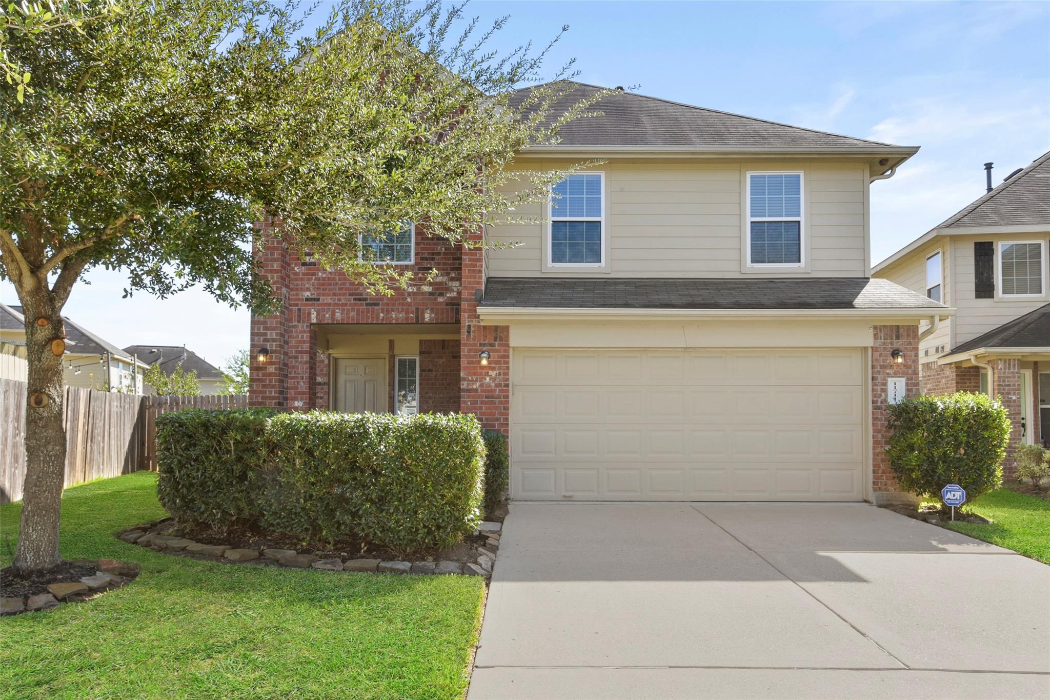 11711 Red Hummingbird Drive, Houston TX 77047 Property Photo 1