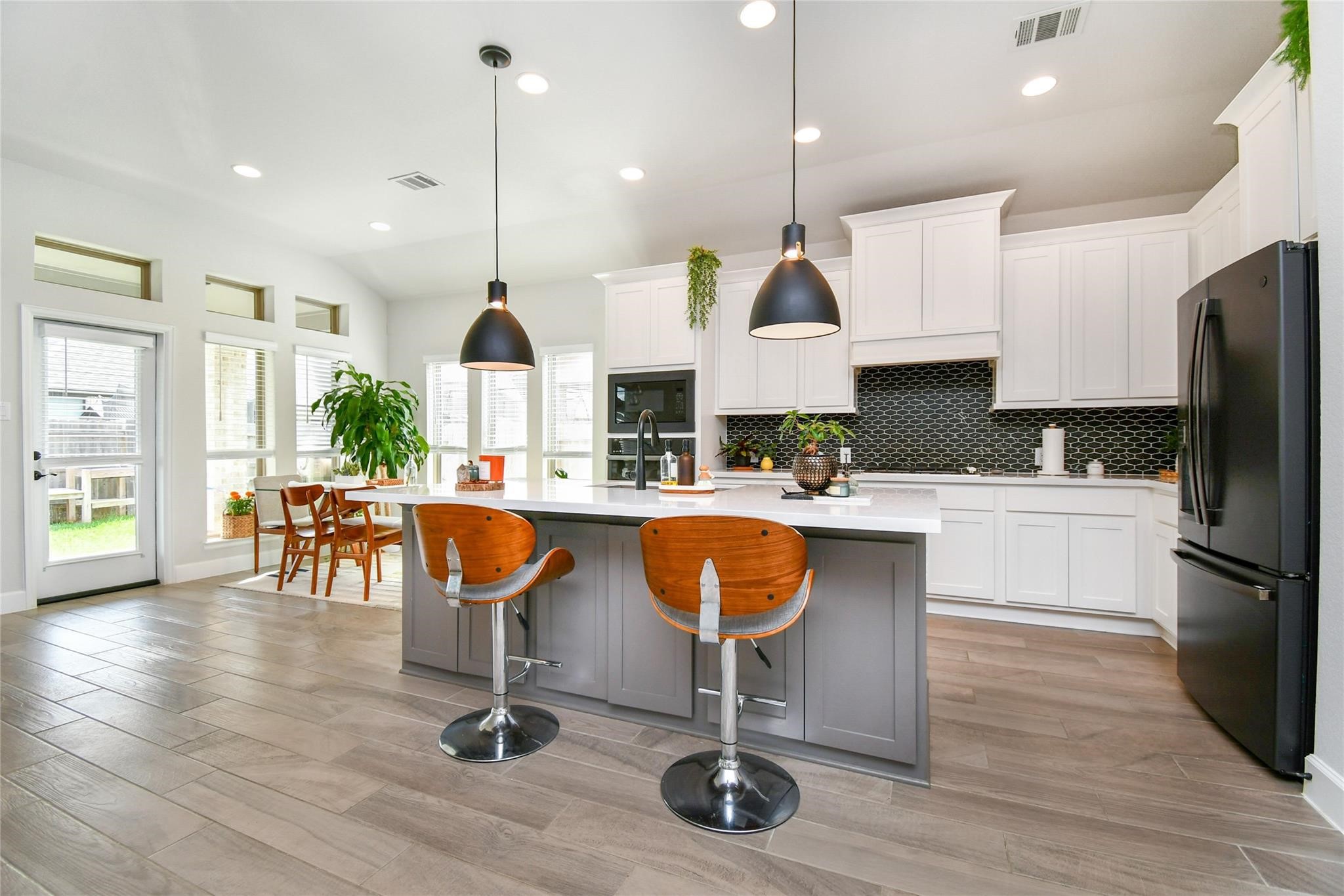 2107 Scarlet Thistle Court Property Photo 3