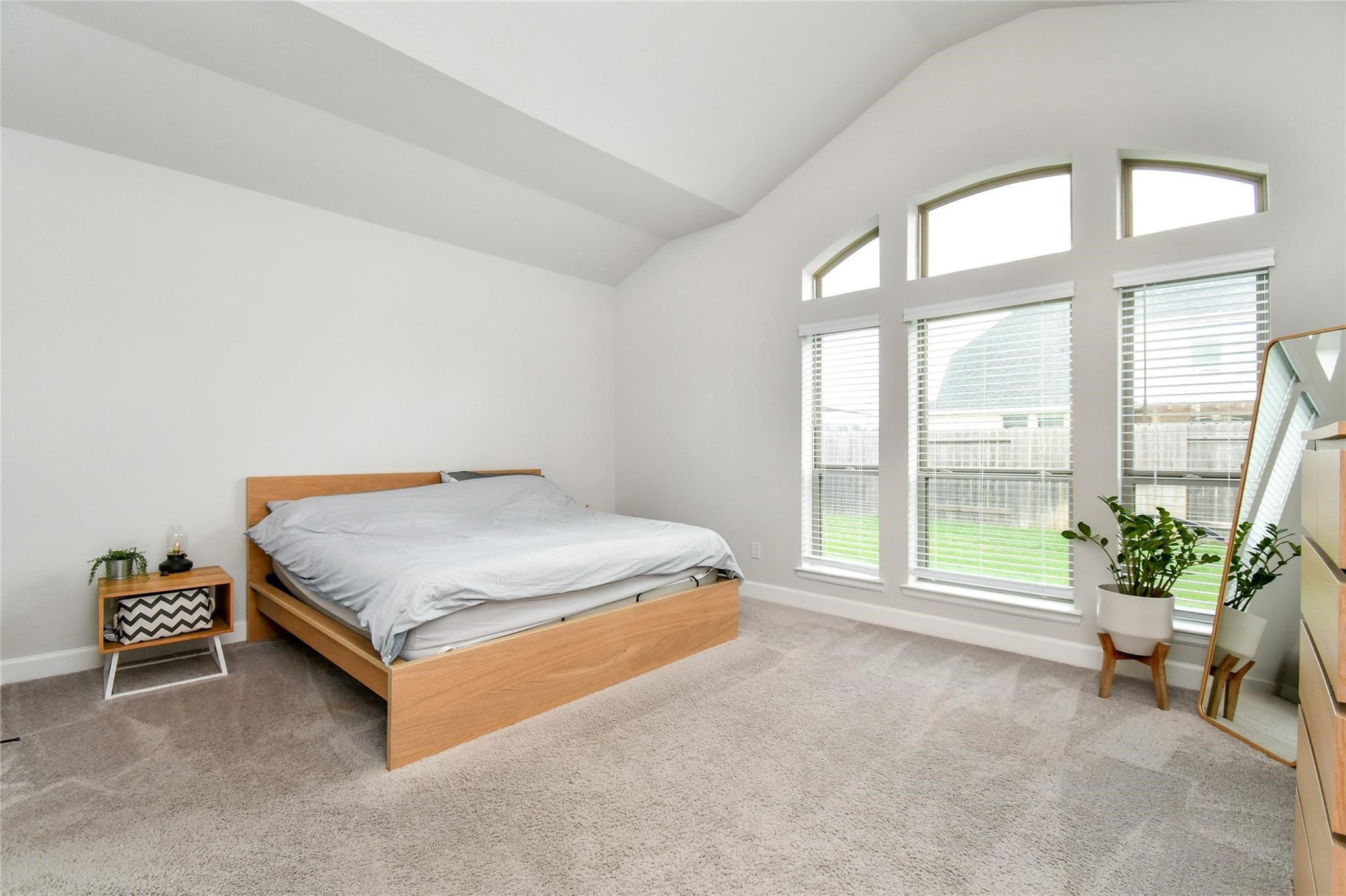 2107 Scarlet Thistle Court Property Photo 9