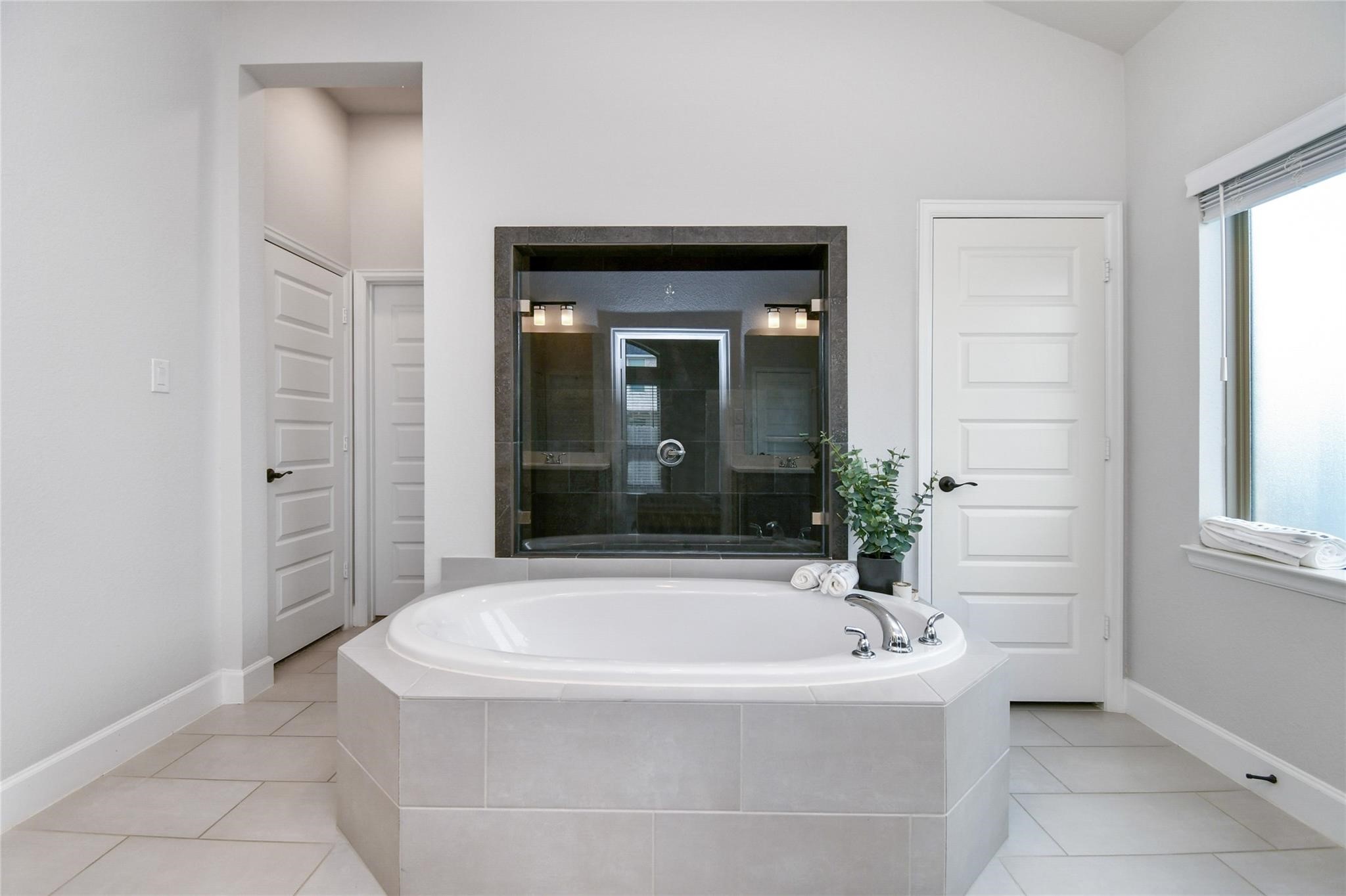 2107 Scarlet Thistle Court Property Photo 10
