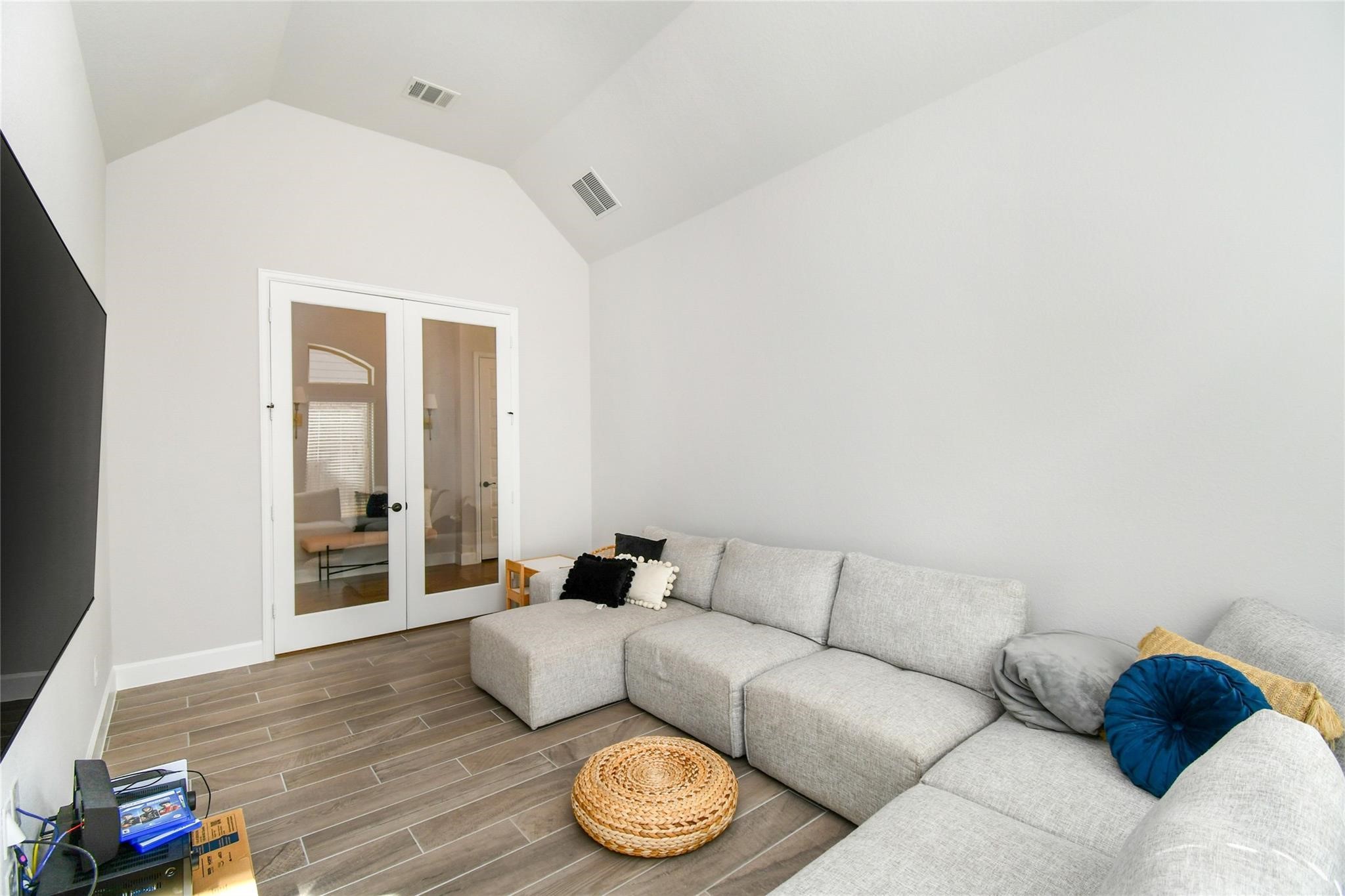 2107 Scarlet Thistle Court Property Photo 13