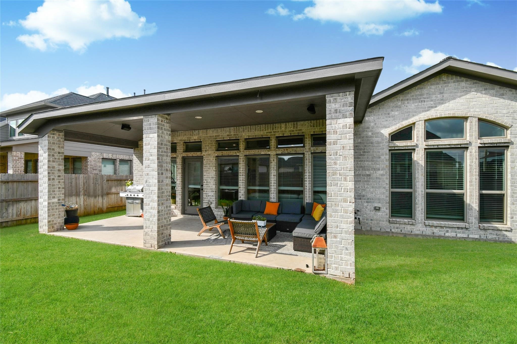 2107 Scarlet Thistle Court Property Photo 18