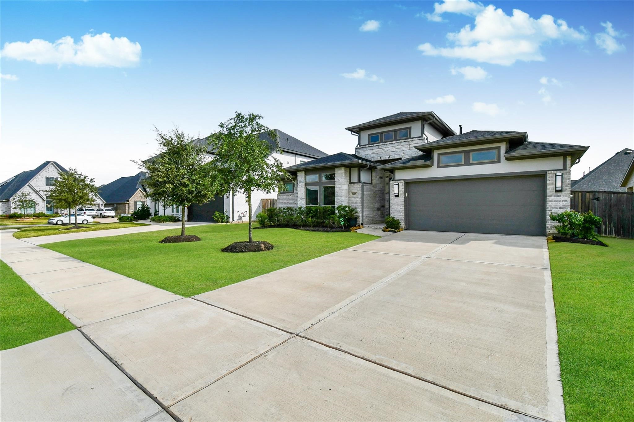 2107 Scarlet Thistle Court Property Photo 25