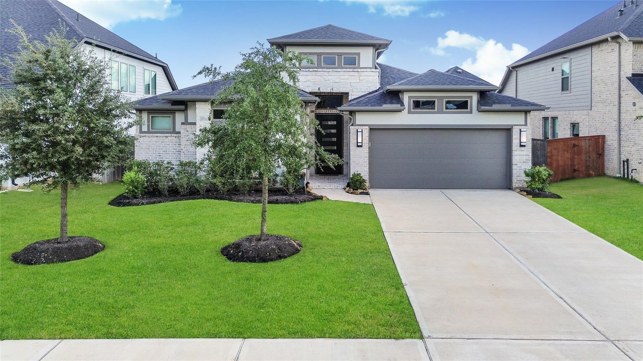 2107 Scarlet Thistle Court Property Photo 26