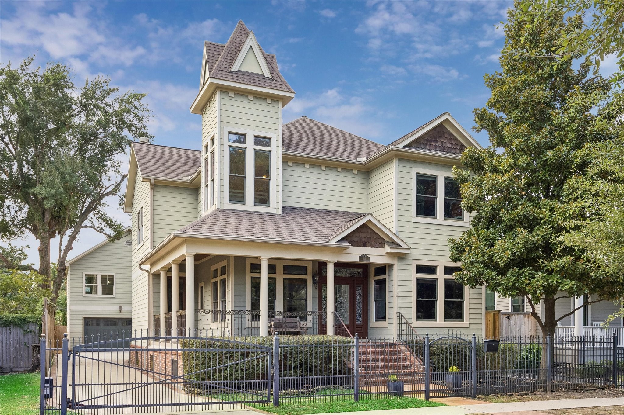 915 Oxford Street Property Photo 1