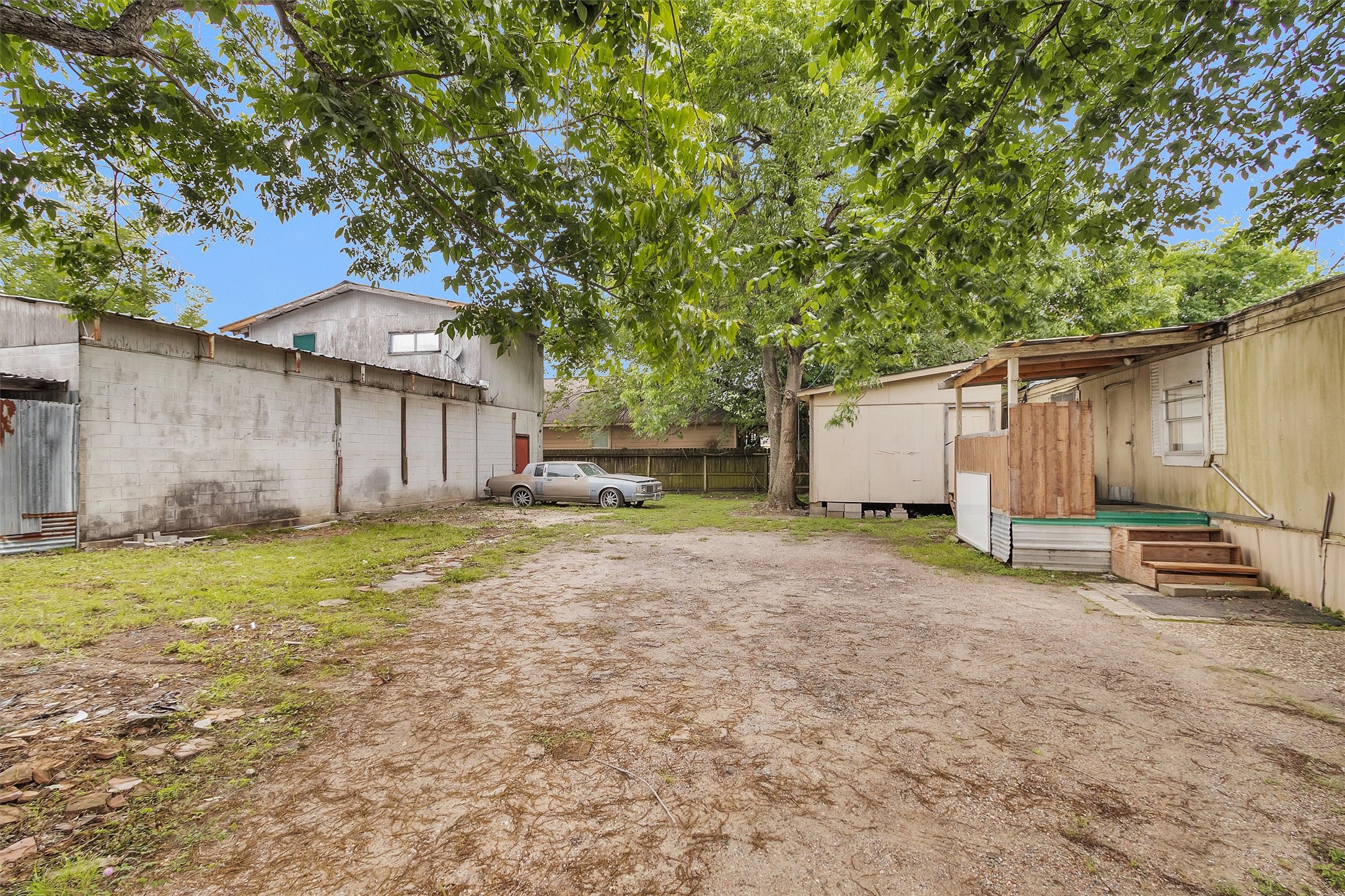 9650 E Hardy Road Property Photo 5