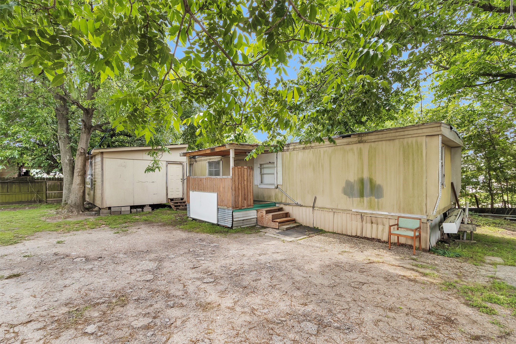 9650 E Hardy Road Property Photo 6
