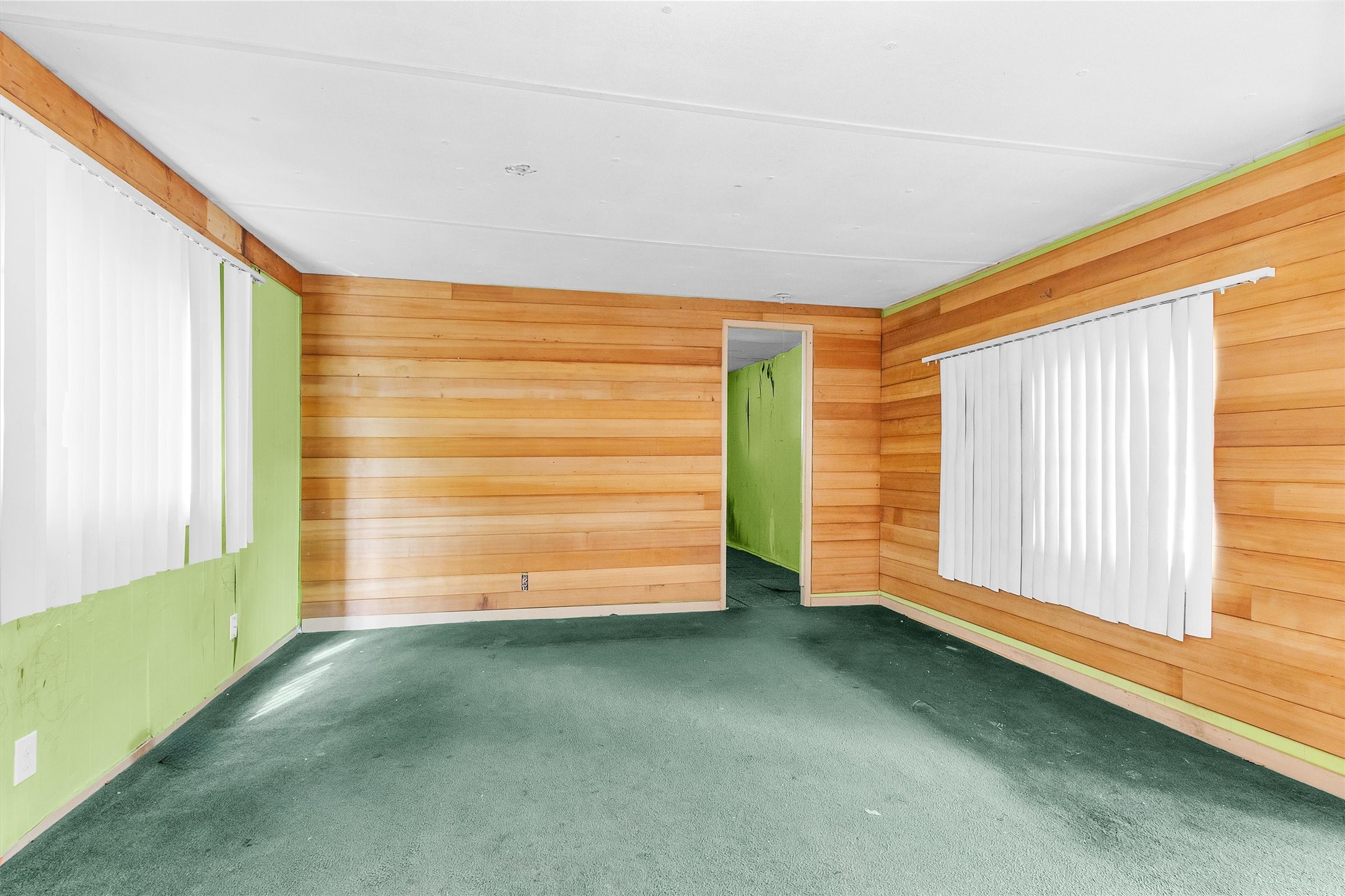 9650 E Hardy Road Property Photo 8