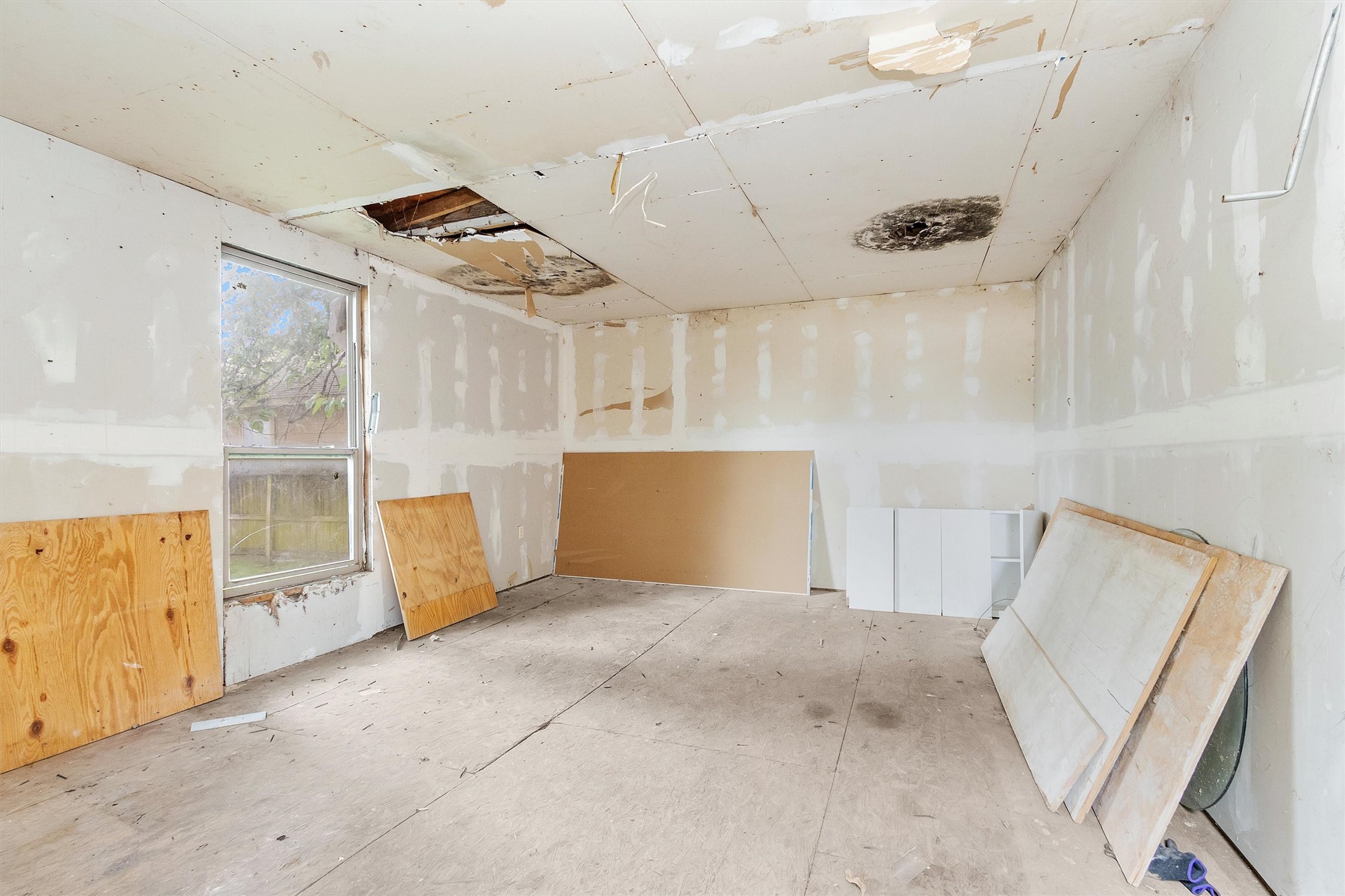 9650 E Hardy Road Property Photo 10