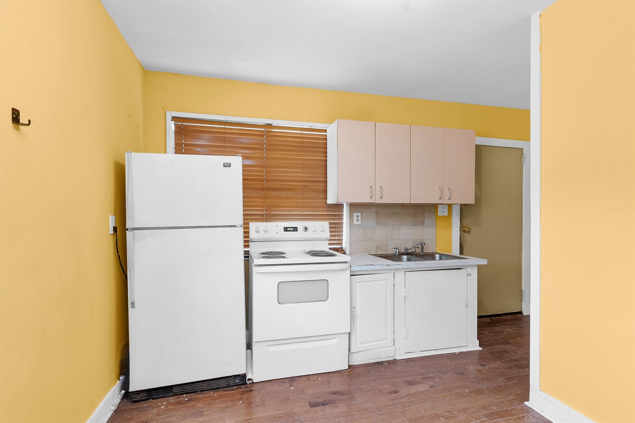 9650 E Hardy Road Property Photo 18