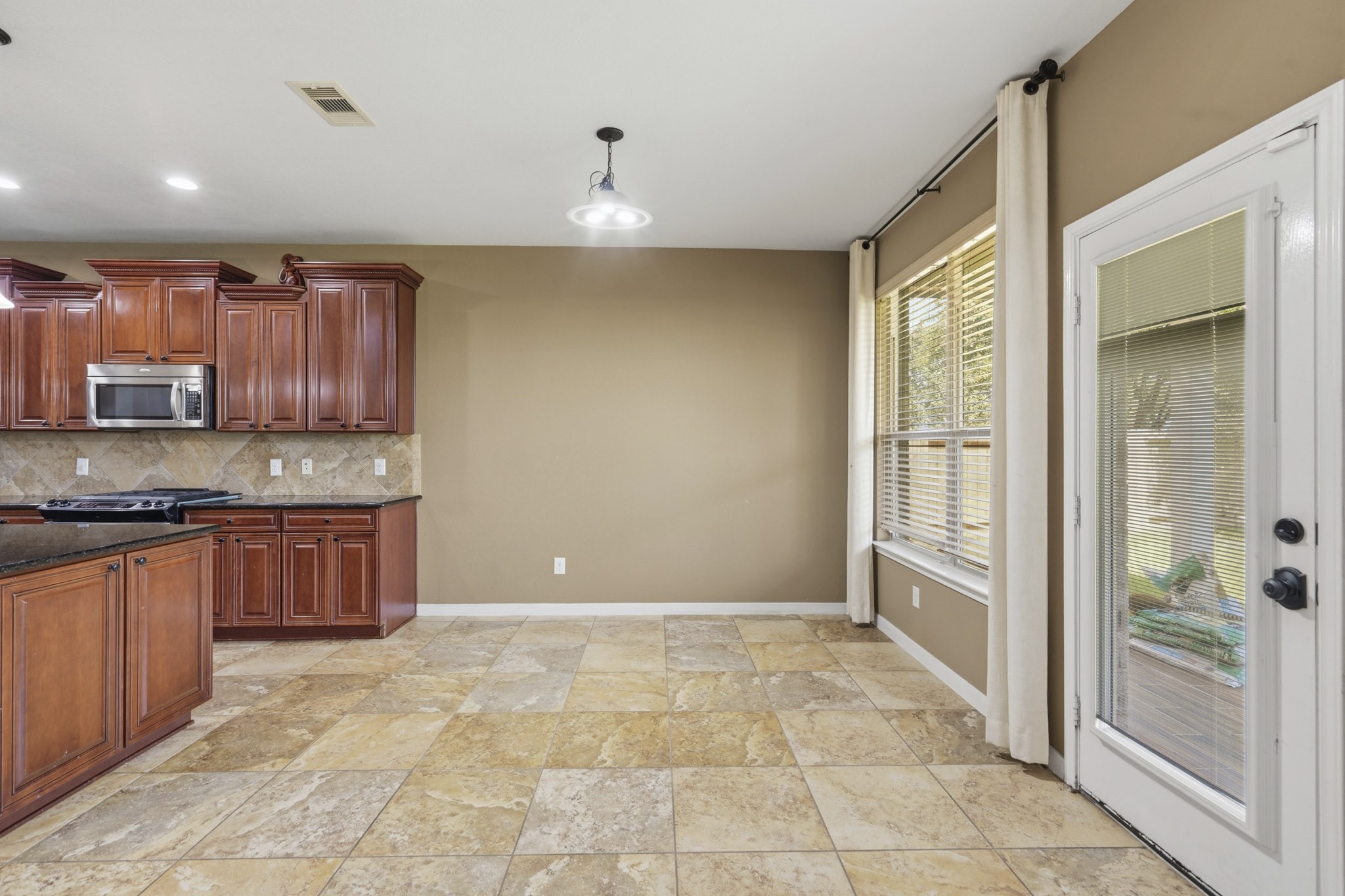 25907 Foxrun Vista Drive Property Photo 16