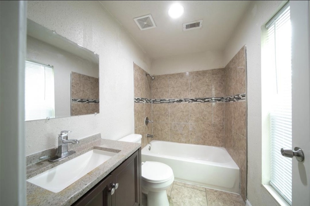 12115 Segrest A Drive Property Photo 9