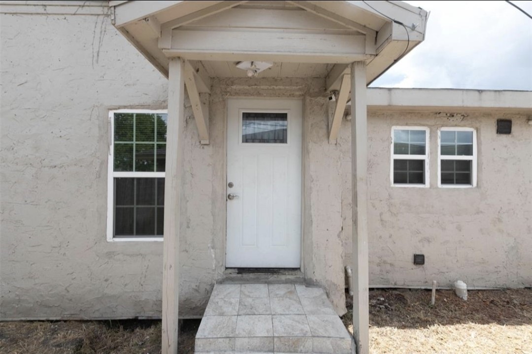 12115 Segrest A Drive Property Photo 11