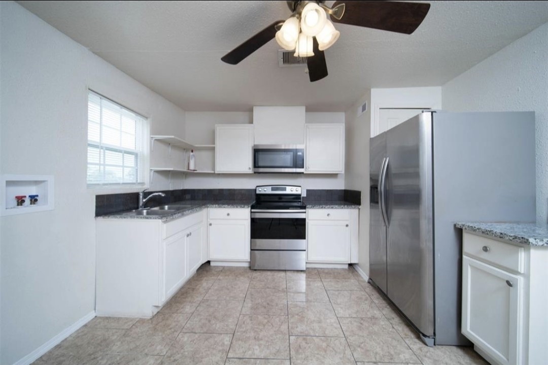 12115 Segrest A Drive Property Photo 13