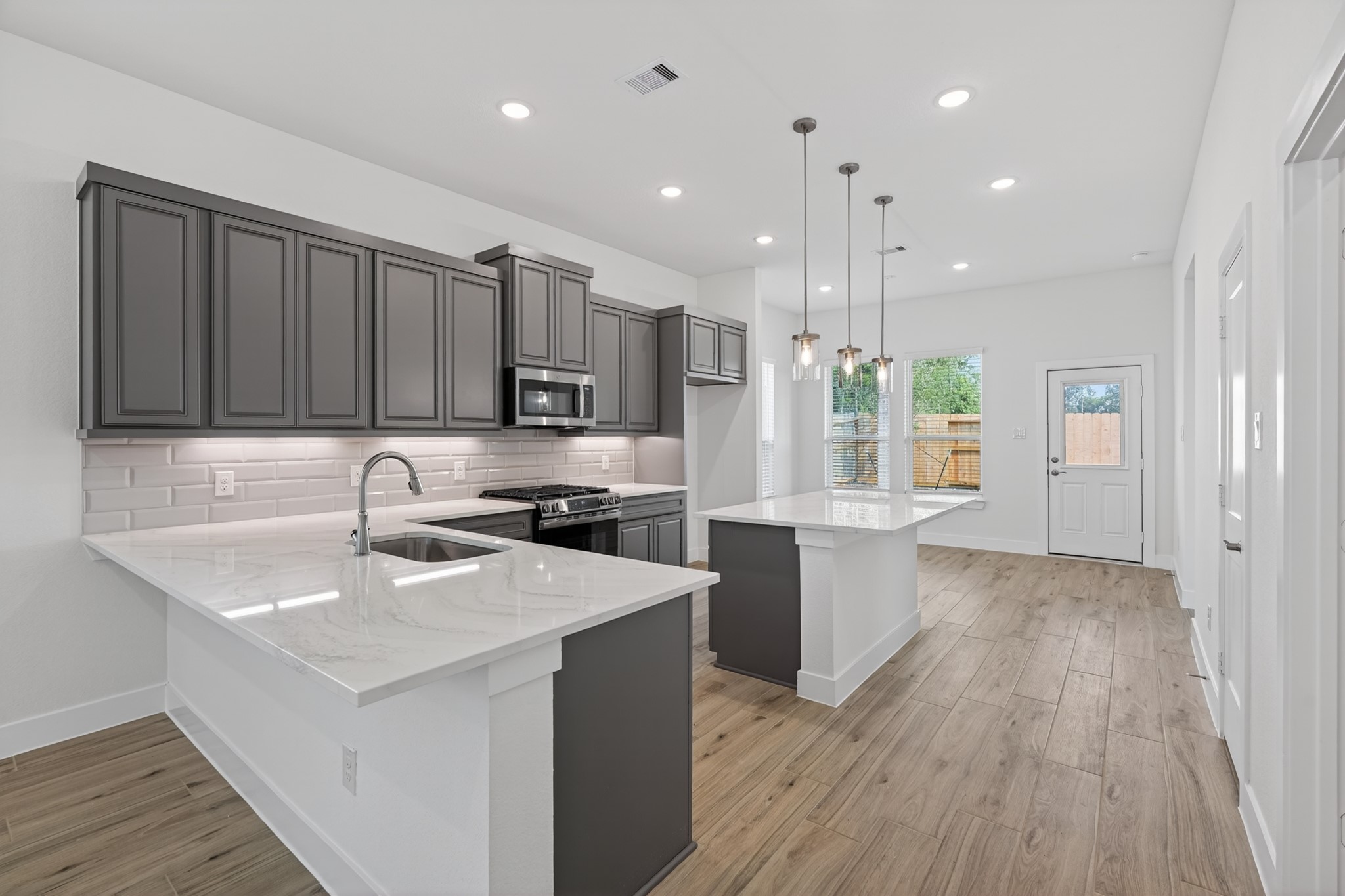 648 Crested Duck Court Property Photo 2