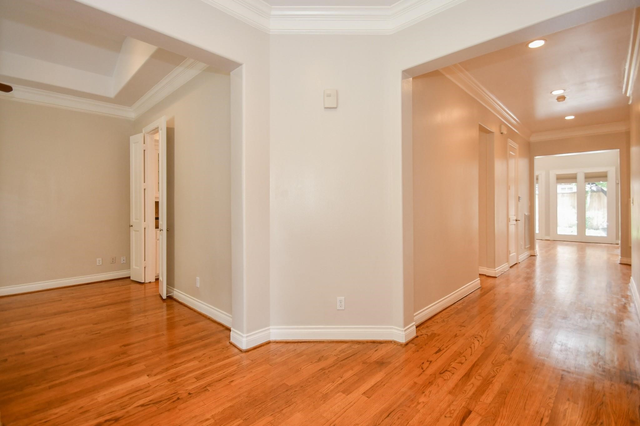 7626 E Jordan Cove Property Photo 2