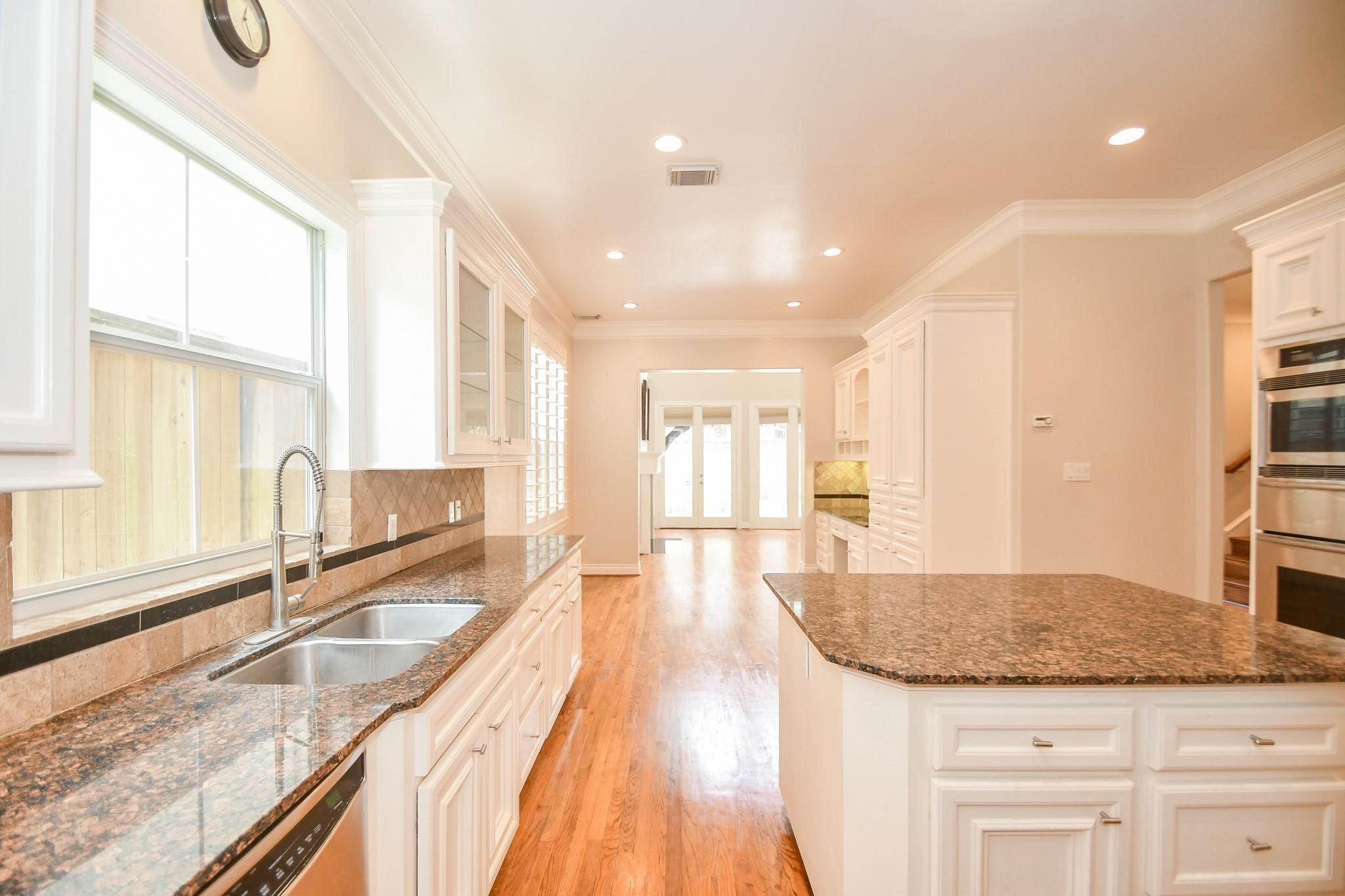 7626 E Jordan Cove Property Photo 9