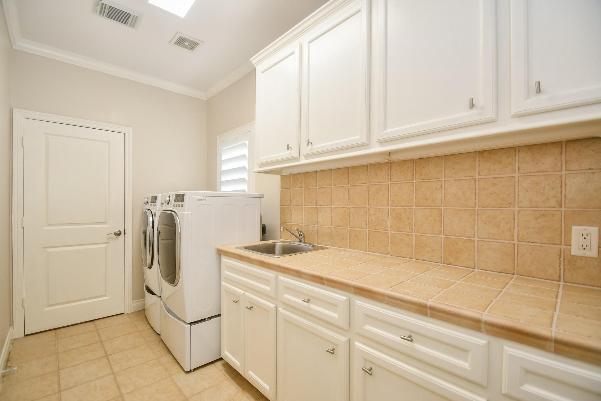 7626 E Jordan Cove Property Photo 18