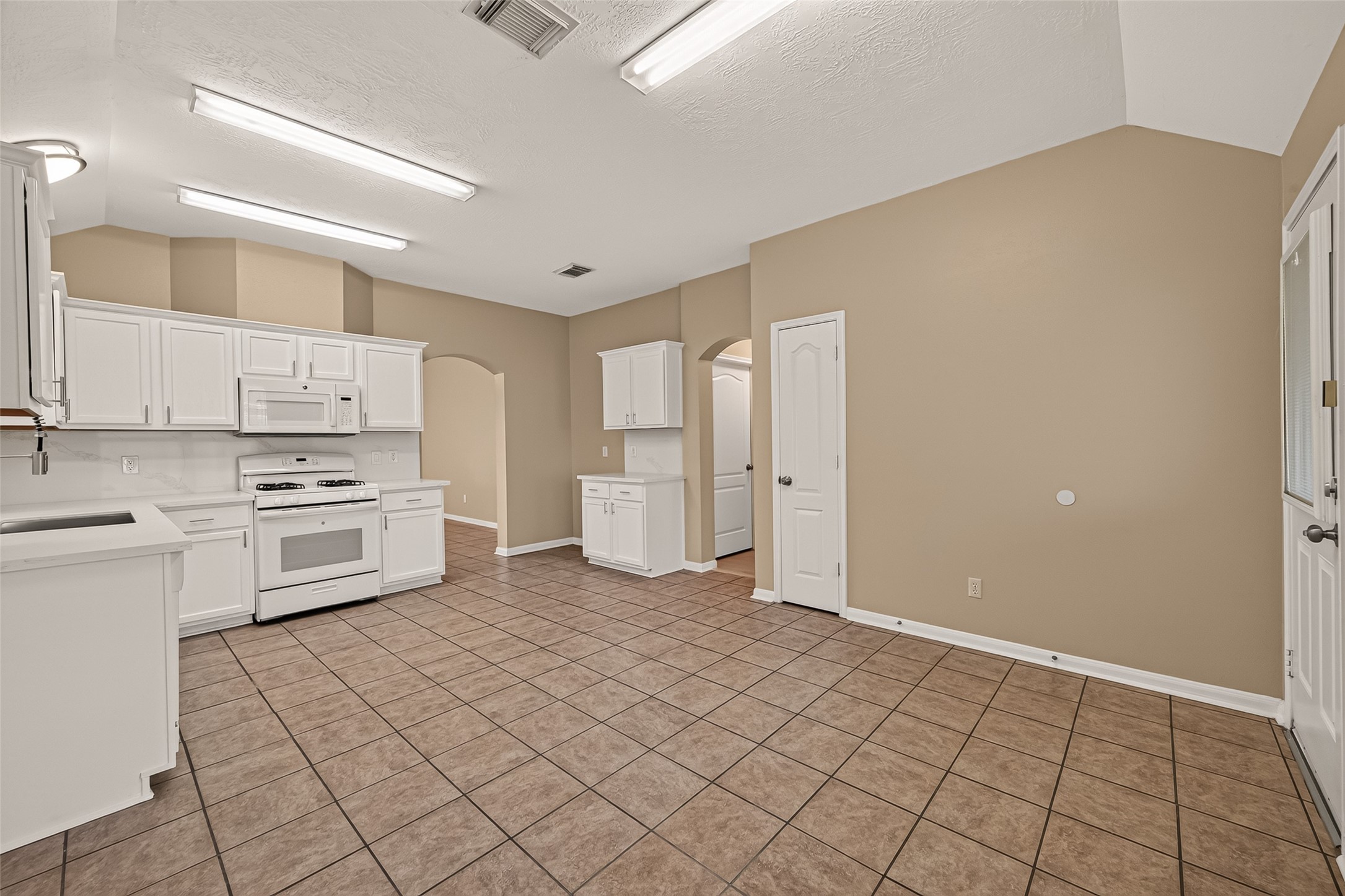 3418 W Rainmill Drive Property Photo 15