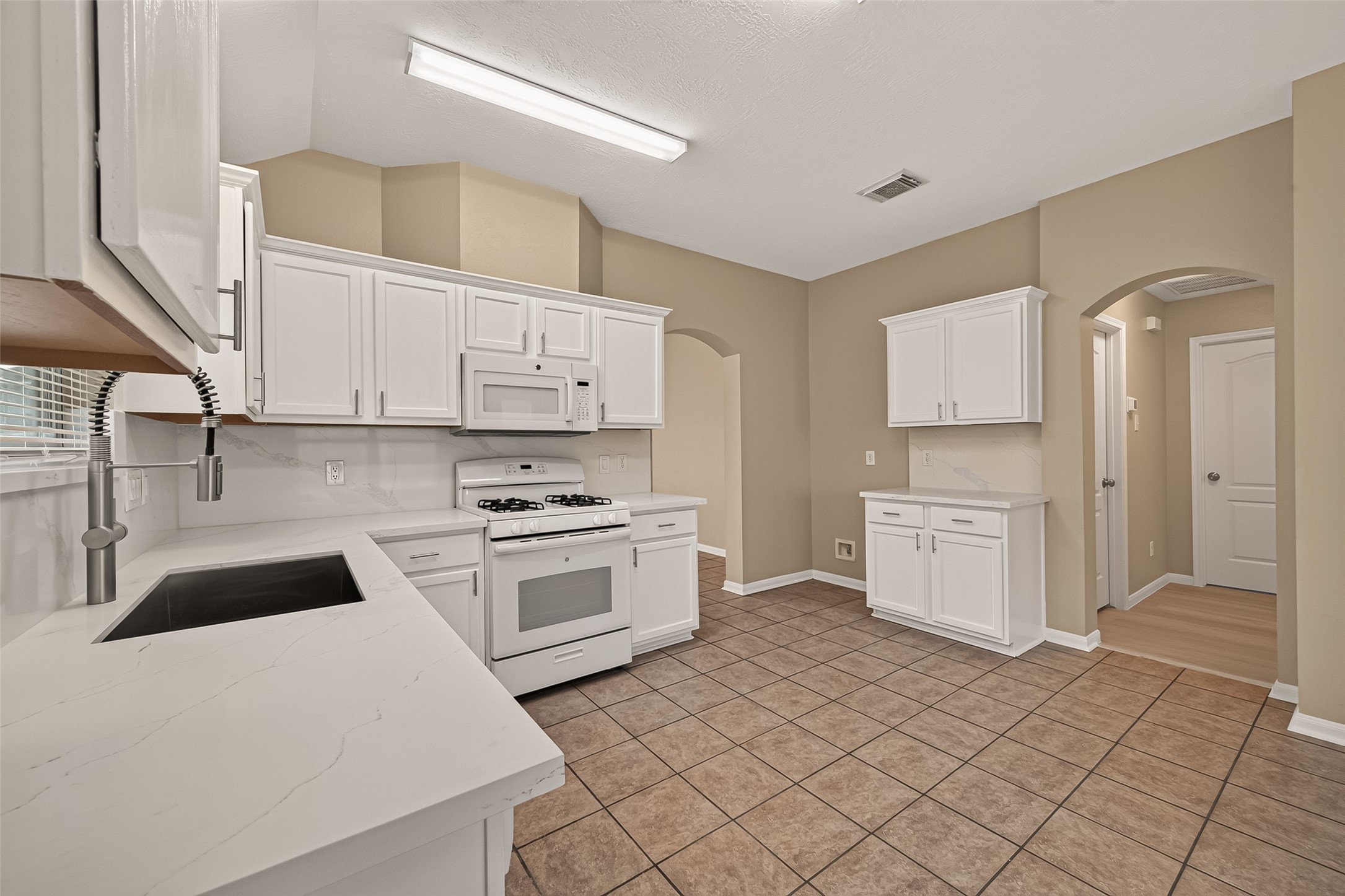 3418 W Rainmill Drive Property Photo 18