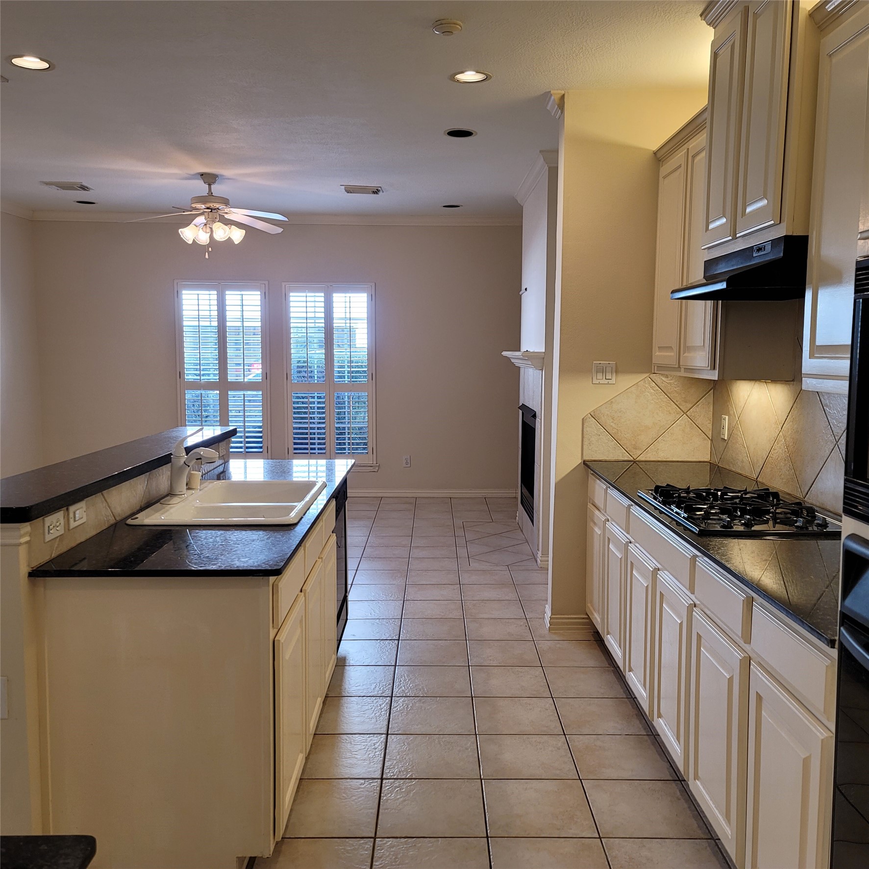 7111 Harmony Cove Property Photo 12