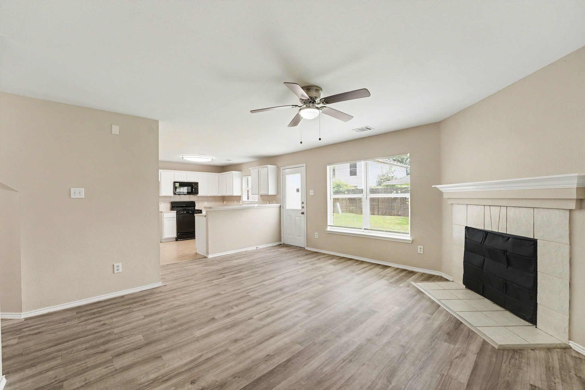 15634 Haleys Landing Lane Property Photo 6