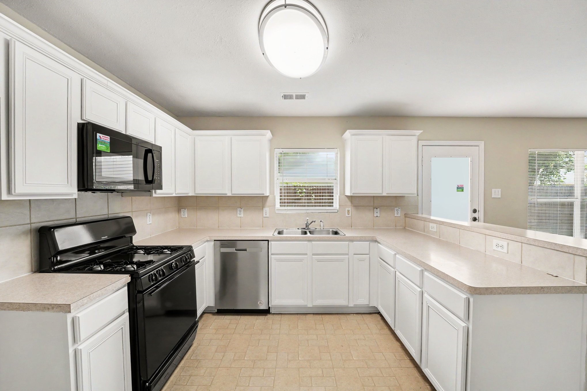 15634 Haleys Landing Lane Property Photo 7