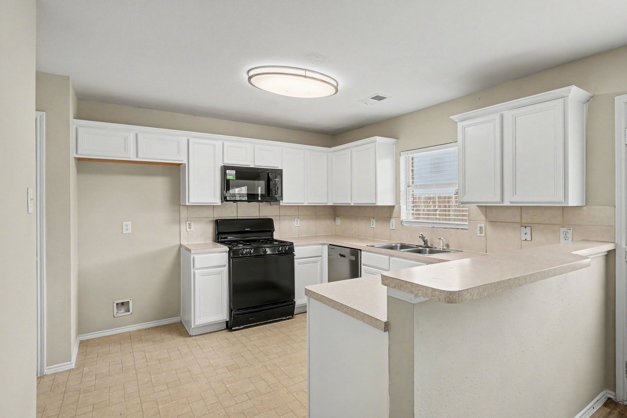 15634 Haleys Landing Lane Property Photo 8