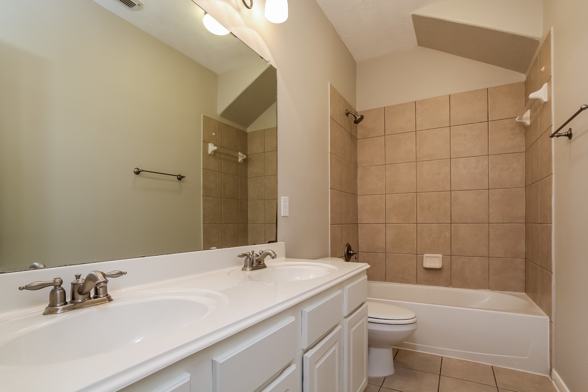 20746 Oakhurst Trails Drive Property Photo 12
