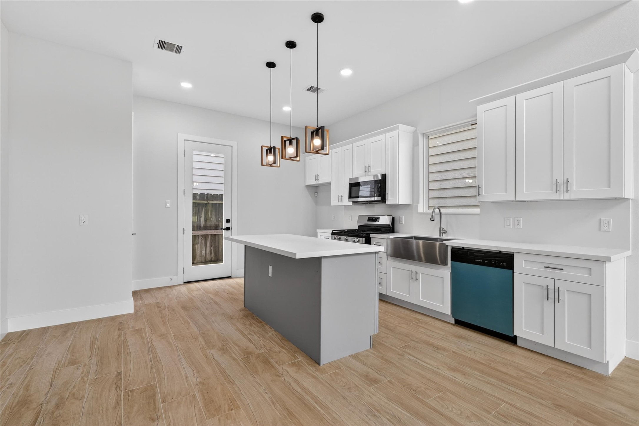 1067 Ferguson Way Property Photo 11