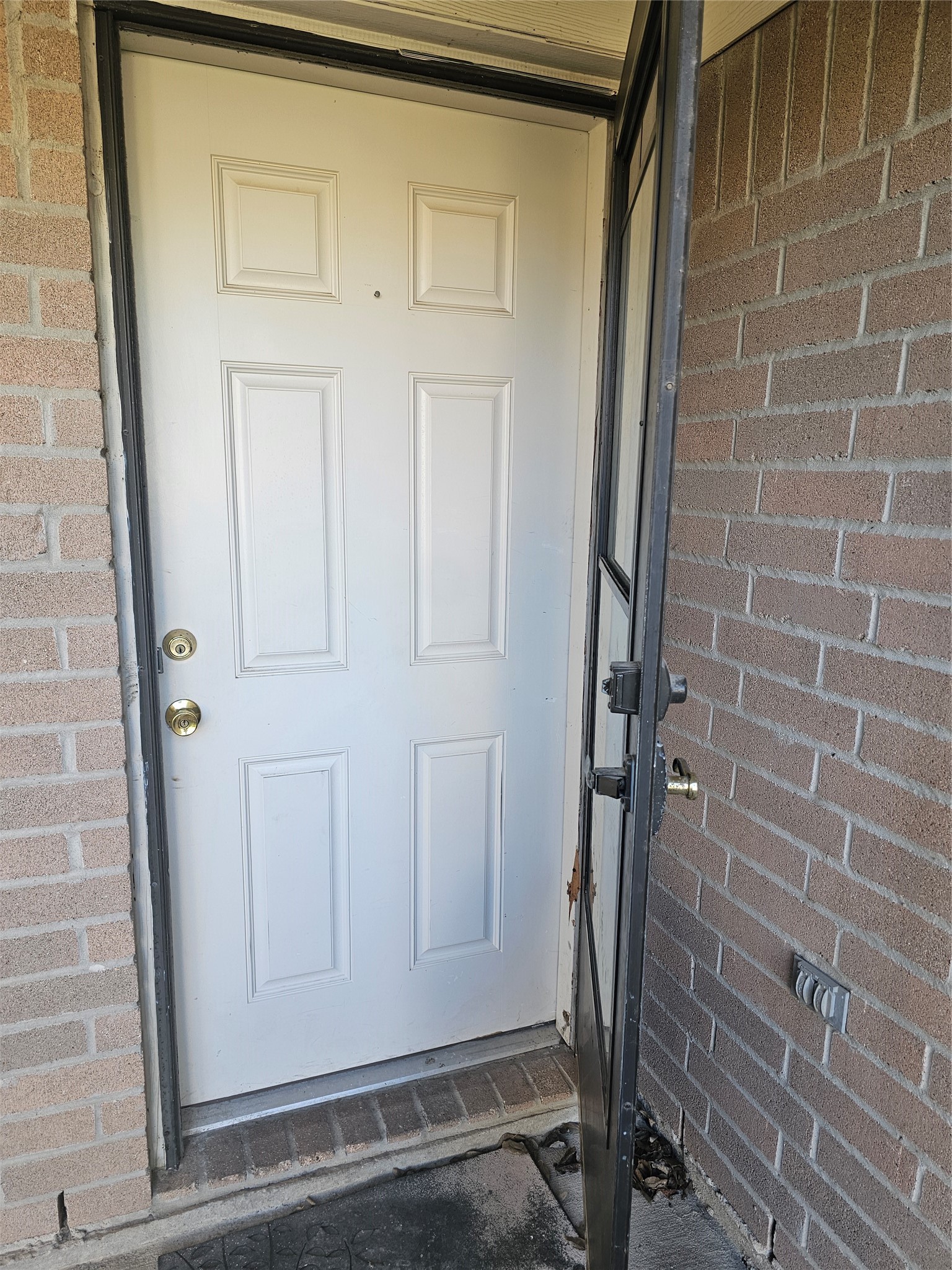 11015 Walkup Way Property Photo 3