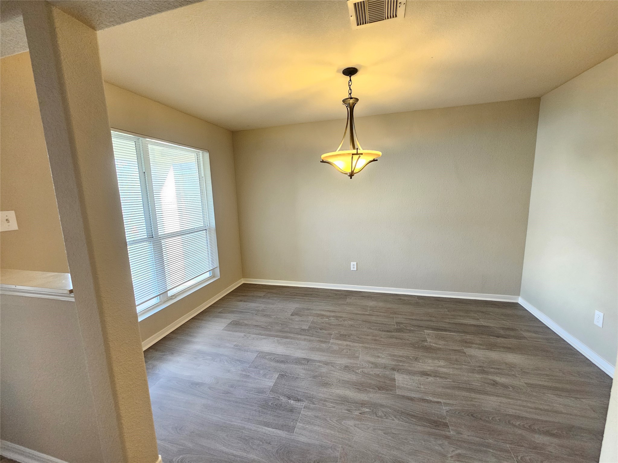 11015 Walkup Way Property Photo 5