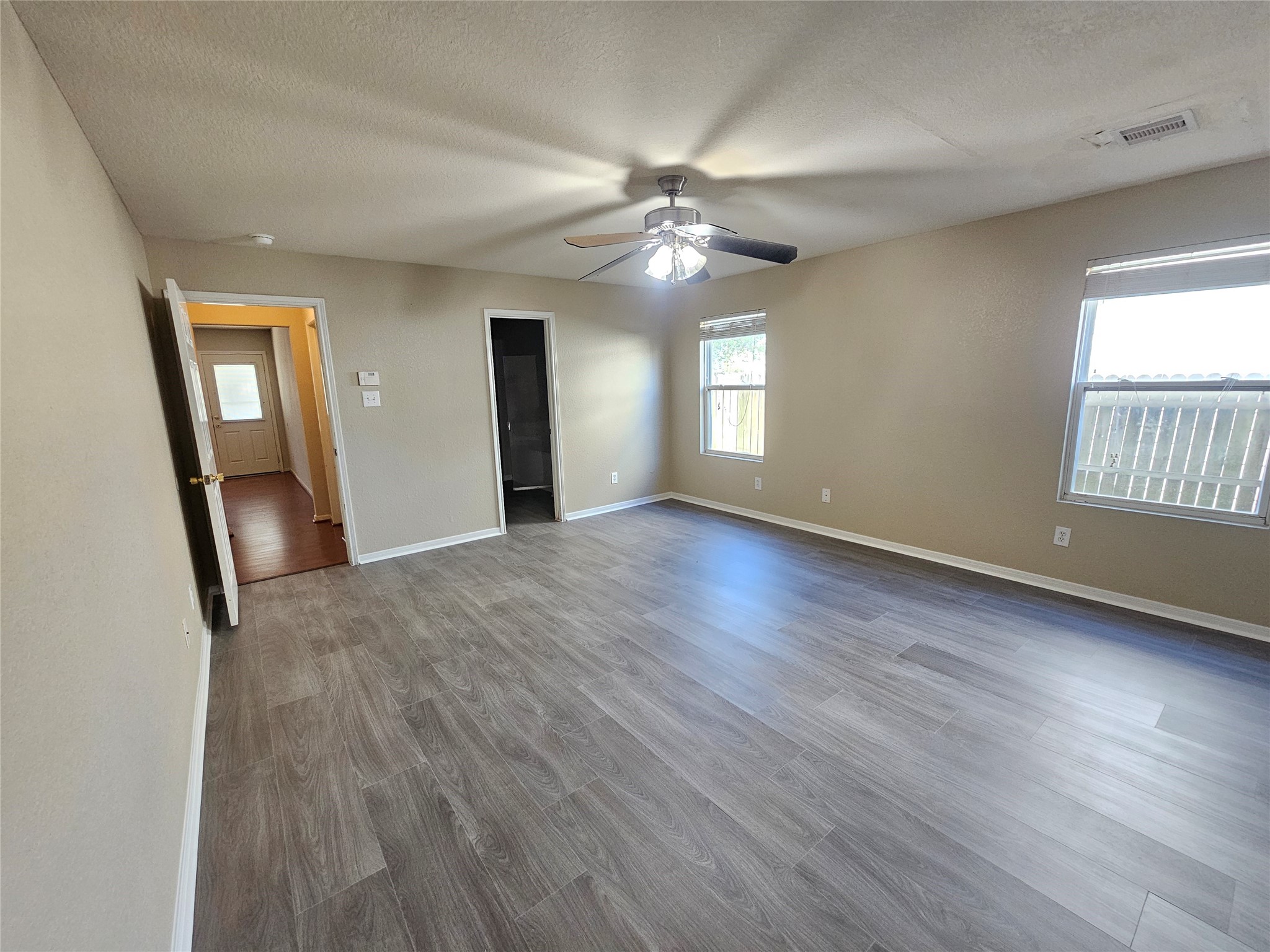 11015 Walkup Way Property Photo 11