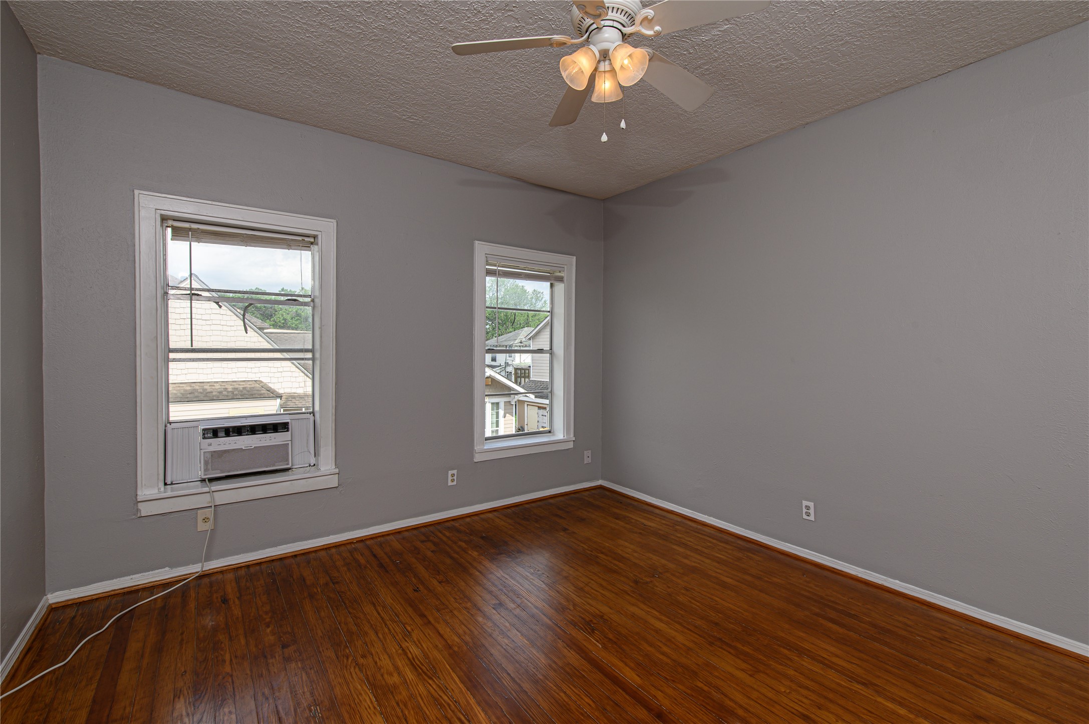 4620 Clay B Property Photo 7