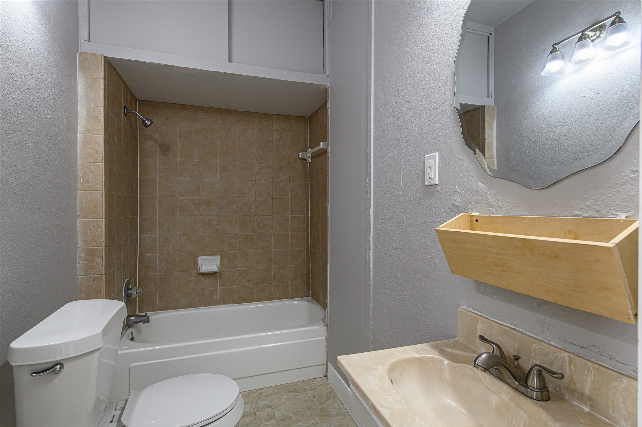 4620 Clay B Property Photo 8