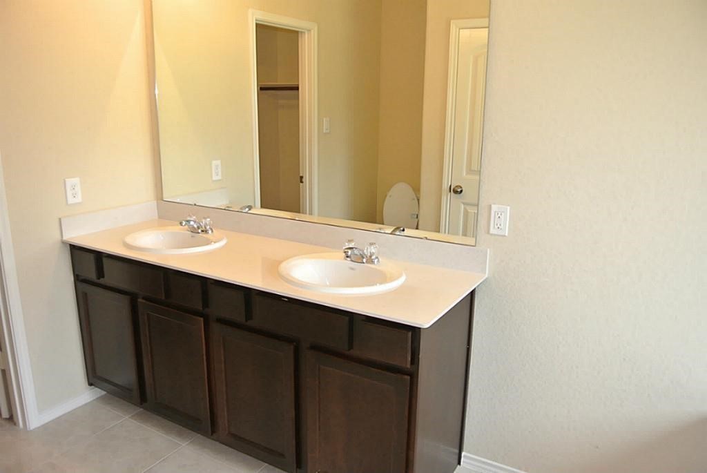 1742 Parkside Shores Lane Property Photo 6