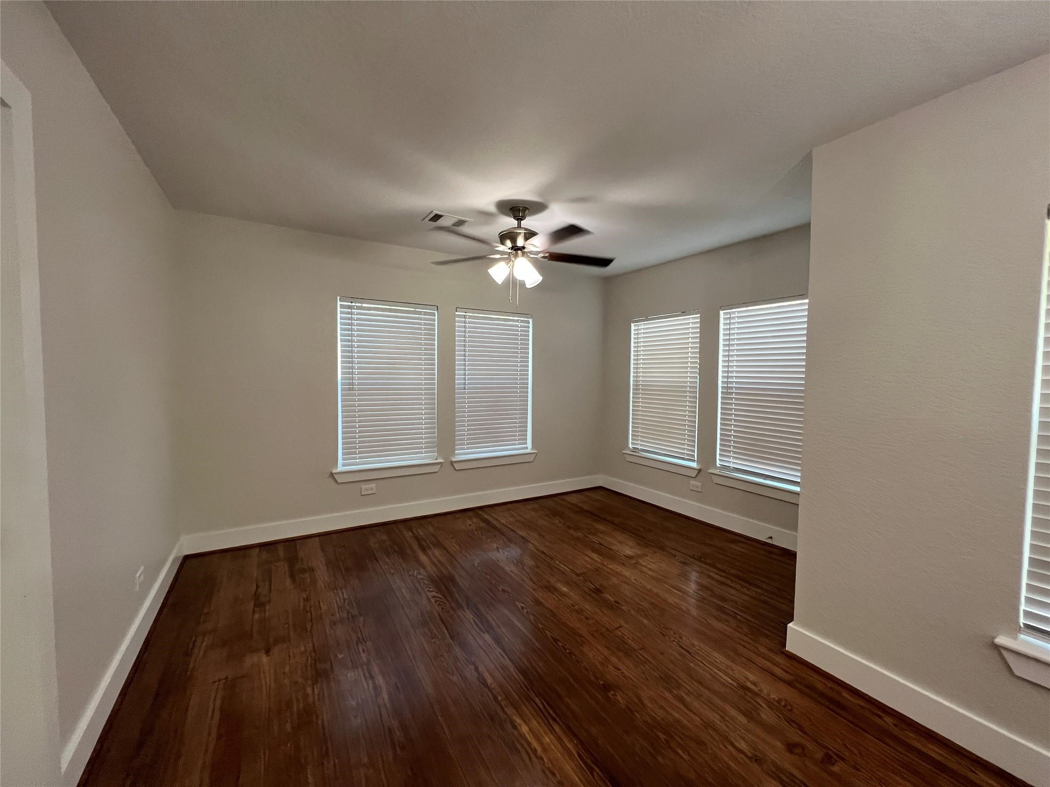 624 E Magnolia Street Property Photo 3