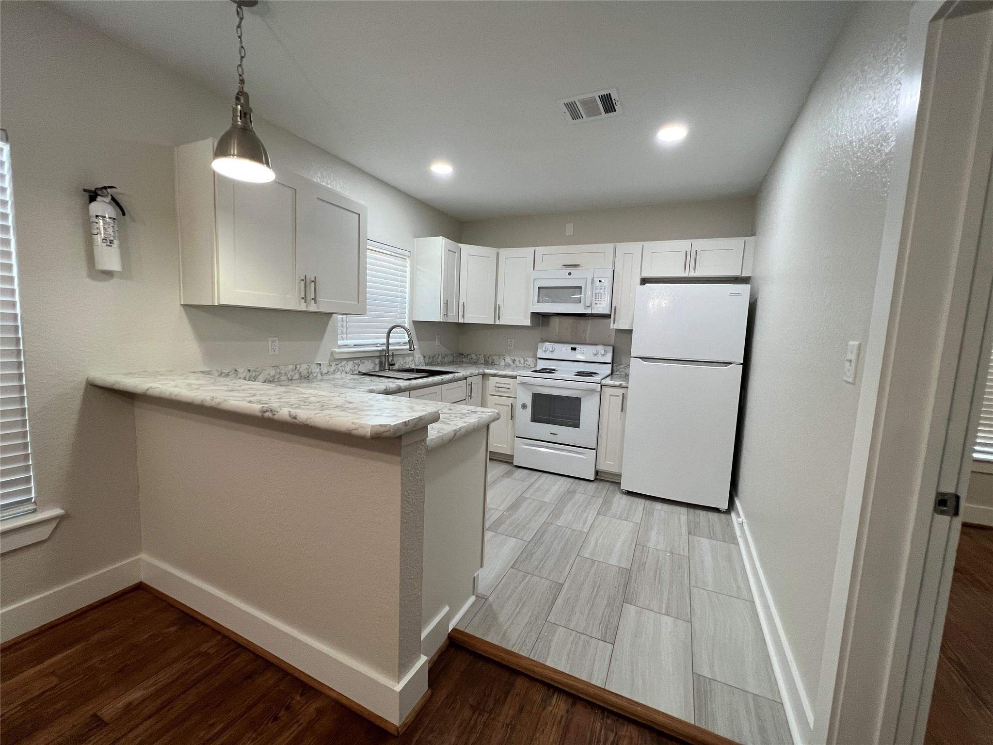 624 E Magnolia Street Property Photo 5