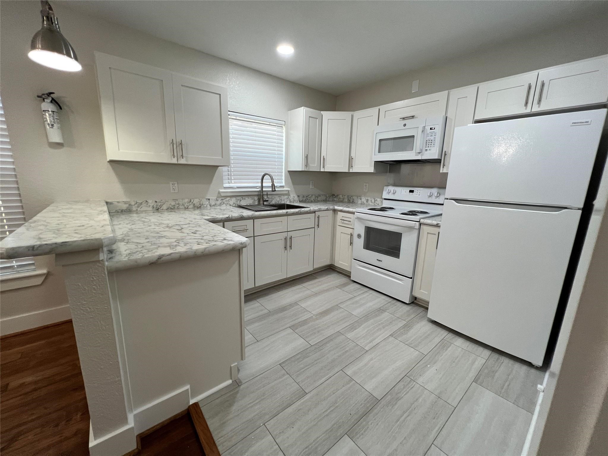 624 E Magnolia Street Property Photo 6