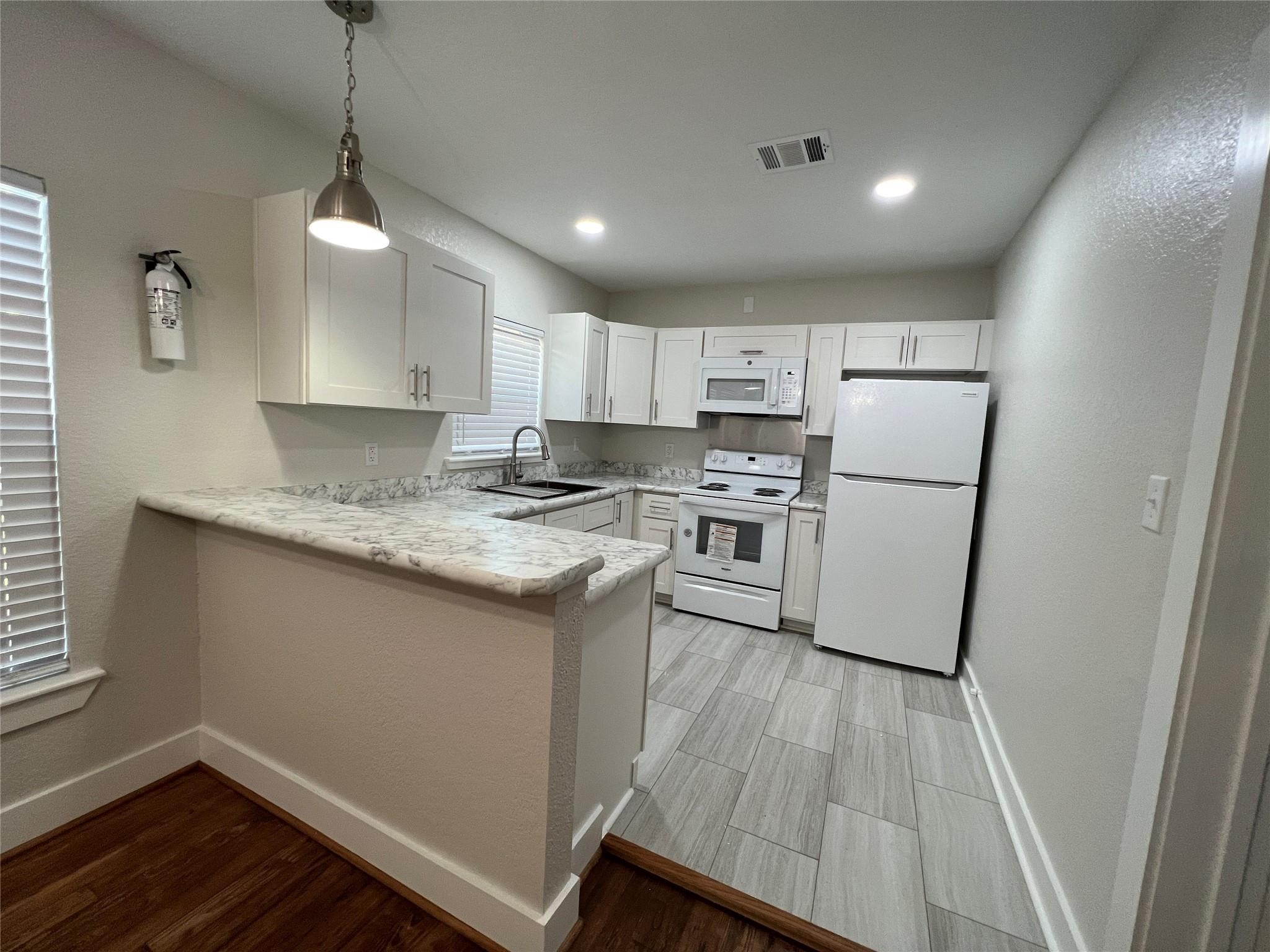 624 E Magnolia Street Property Photo 7