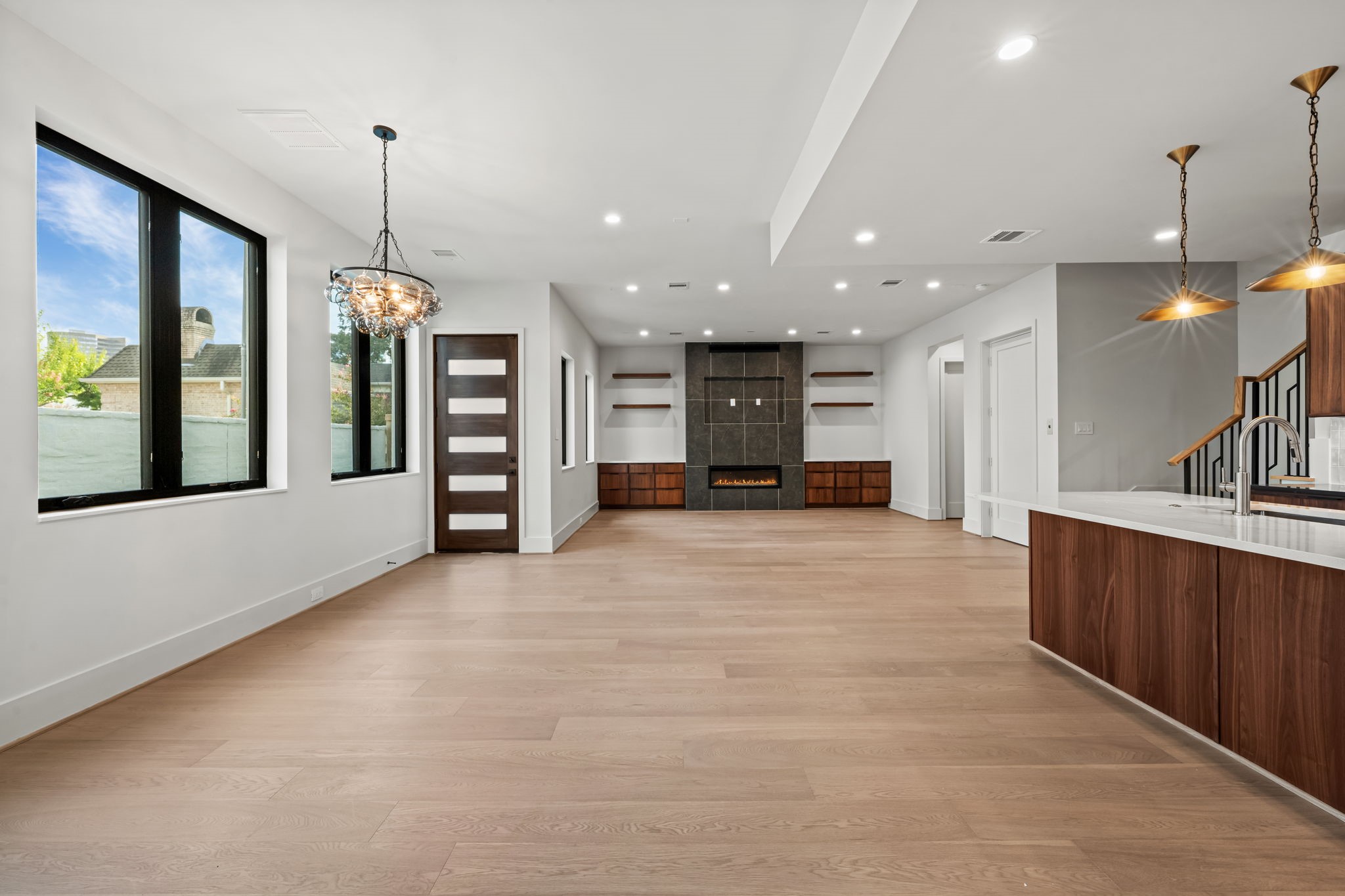 5409 Chevy Chase A Property Photo 5