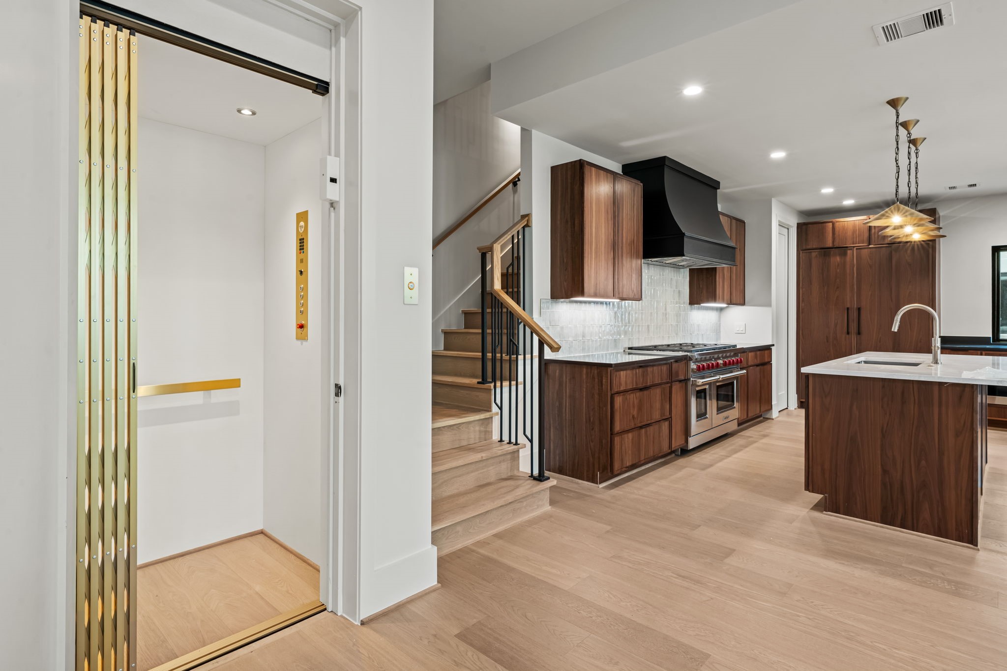 5409 Chevy Chase A Property Photo 10