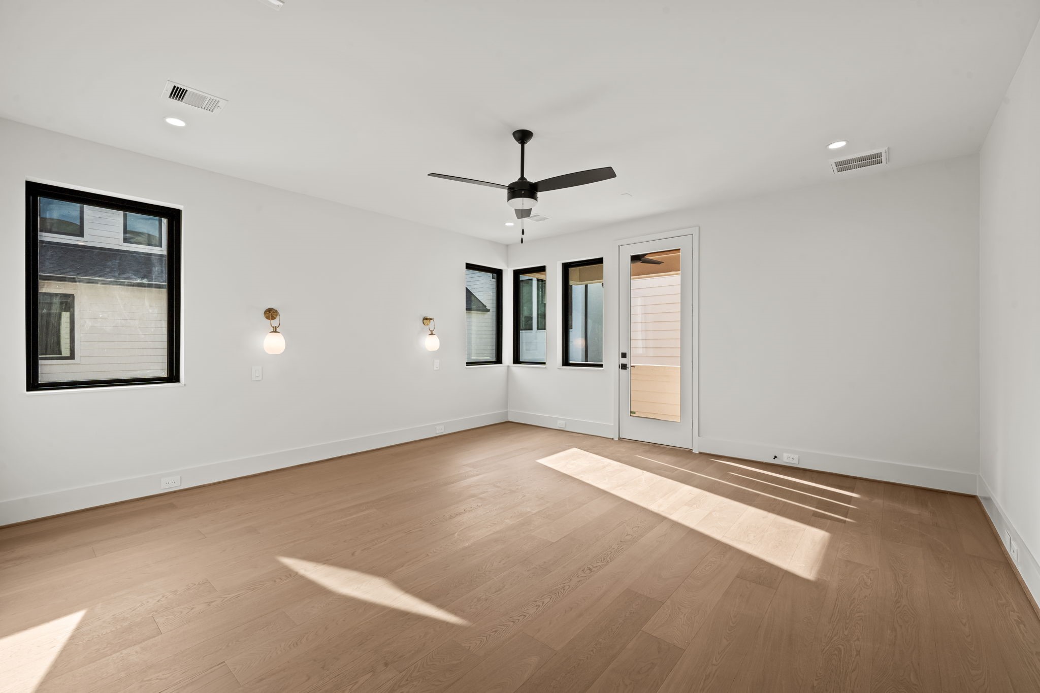5409 Chevy Chase A Property Photo 13