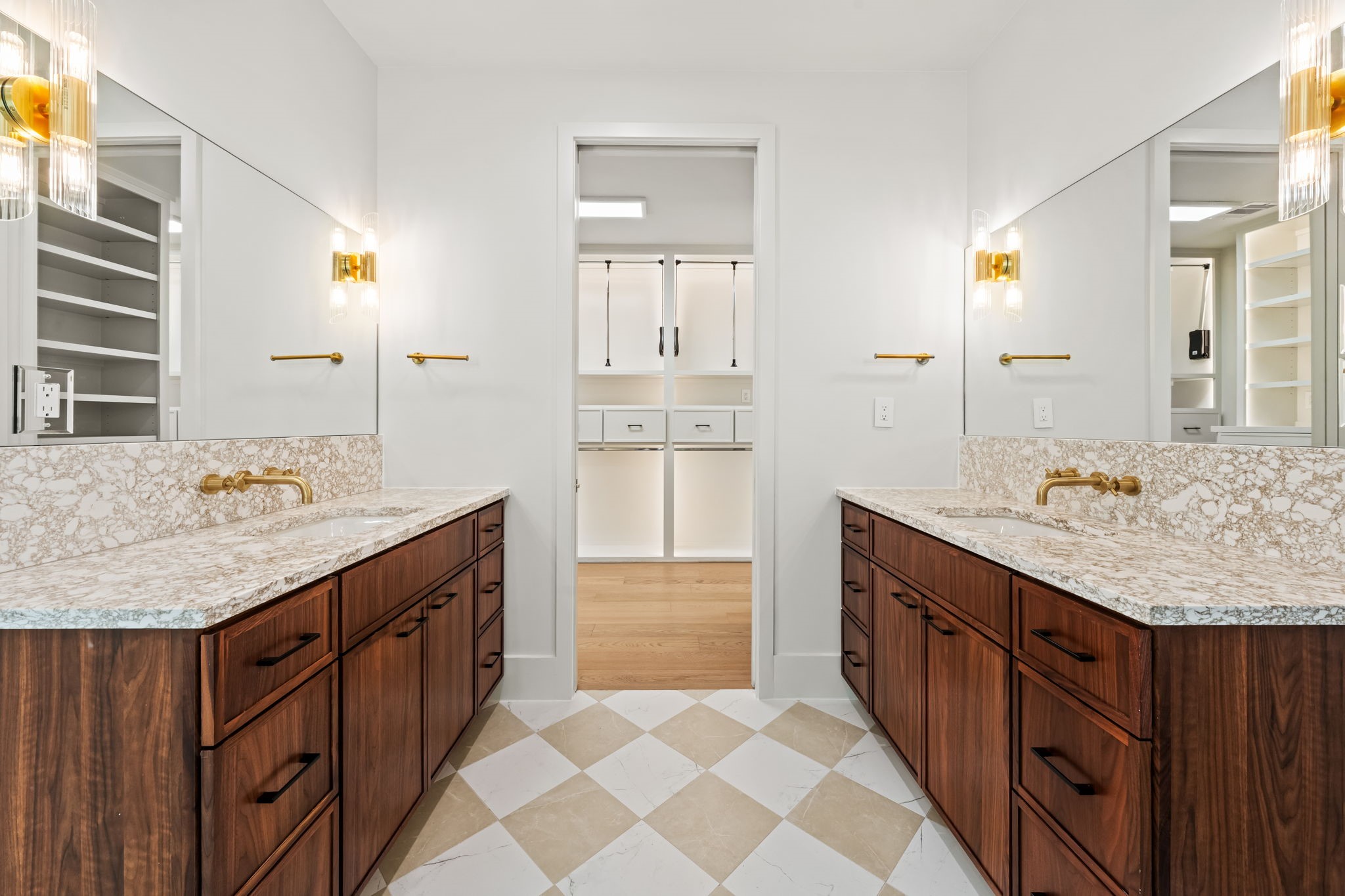 5409 Chevy Chase A Property Photo 15